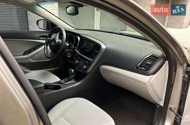 Седан Kia Optima 2014 в 