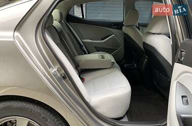 Седан Kia Optima 2014 в 