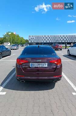 Седан Kia Optima 2012 в 