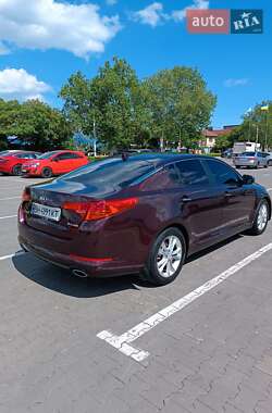 Седан Kia Optima 2012 в 