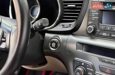 Седан Kia Optima 2012 в 