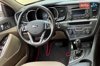Седан Kia Optima 2012 в 