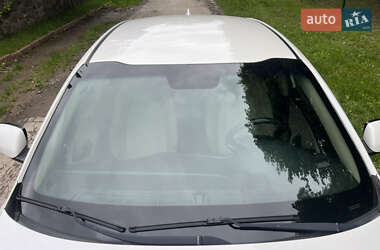 Седан Kia Optima 2011 в 