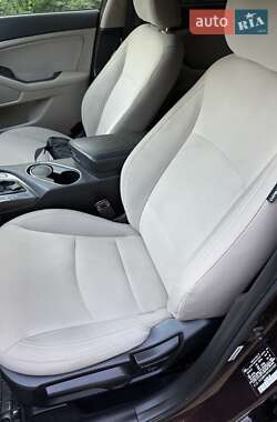 Седан Kia Optima 2015 в 