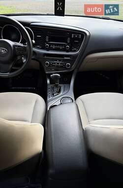 Седан Kia Optima 2015 в 