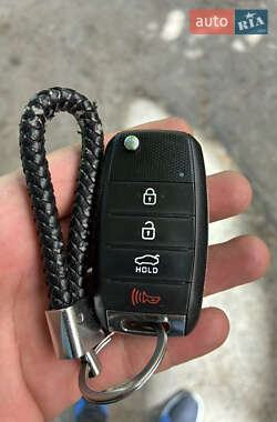 Седан Kia Optima 2014 в 