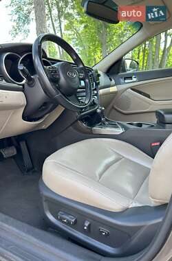 Седан Kia Optima 2013 в 