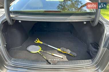 Седан Kia Optima 2013 в 