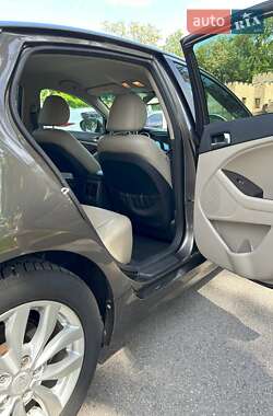 Седан Kia Optima 2013 в 