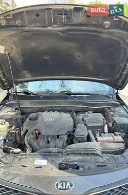 Седан Kia Optima 2013 в 