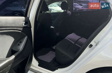 Седан Kia Optima 2015 в 