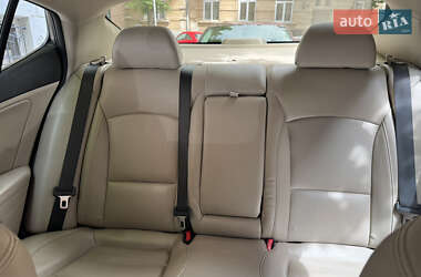 Седан Kia Optima 2014 в 