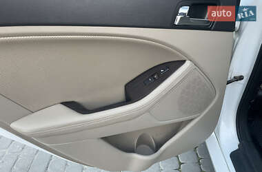 Седан Kia Optima 2012 в 