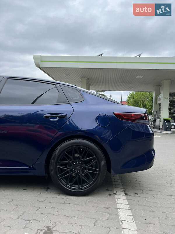 Седан Kia Optima 2018 в Львові