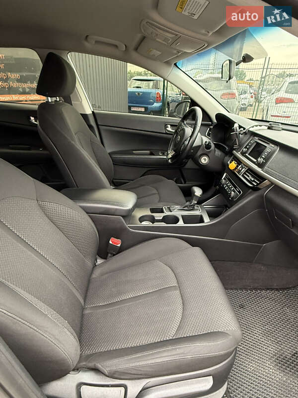 Седан Kia Optima 2016 в Киеве