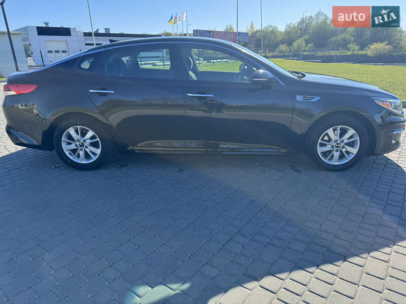 Седан Kia Optima 2017 в Львове