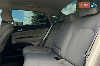 Седан Kia Optima 2016 в 