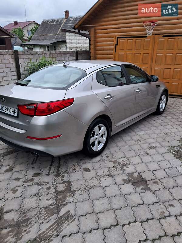 Седан Kia Optima 2014 в Луцке
