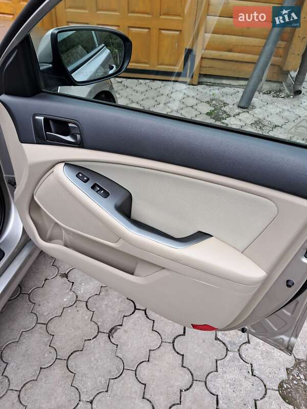 Седан Kia Optima 2014 в Луцке