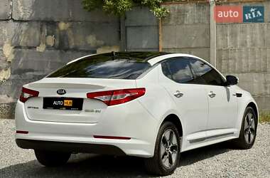 Седан Kia Optima 2013 в 