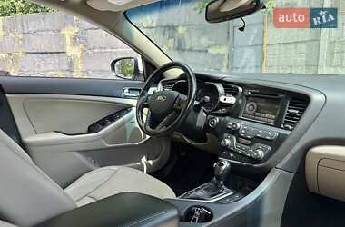 Седан Kia Optima 2013 в 