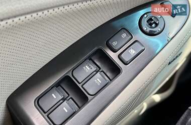 Седан Kia Optima 2013 в 