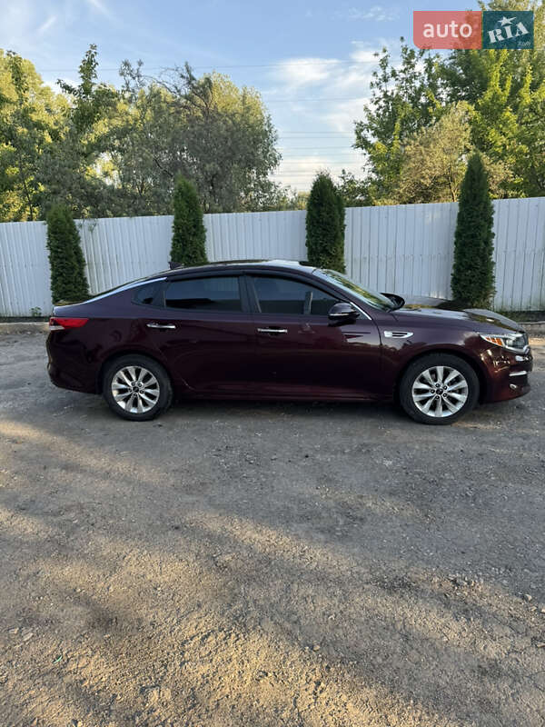 Седан Kia Optima 2015 в Киеве