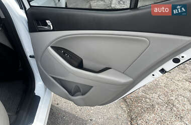 Седан Kia Optima 2014 в 
