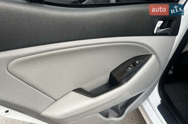 Седан Kia Optima 2014 в 