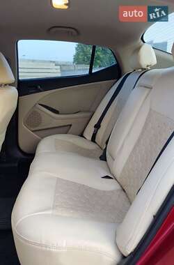 Седан Kia Optima 2015 в 
