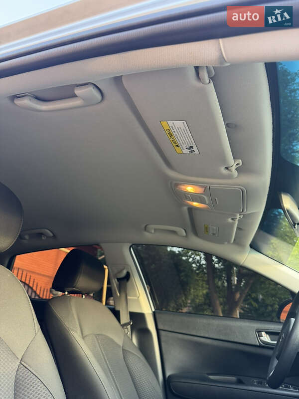 Седан Kia Optima 2017 в Умані