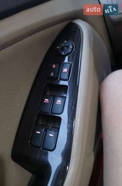 Седан Kia Optima 2014 в 