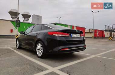 Седан Kia Optima 2017 в 
