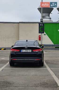 Седан Kia Optima 2017 в 