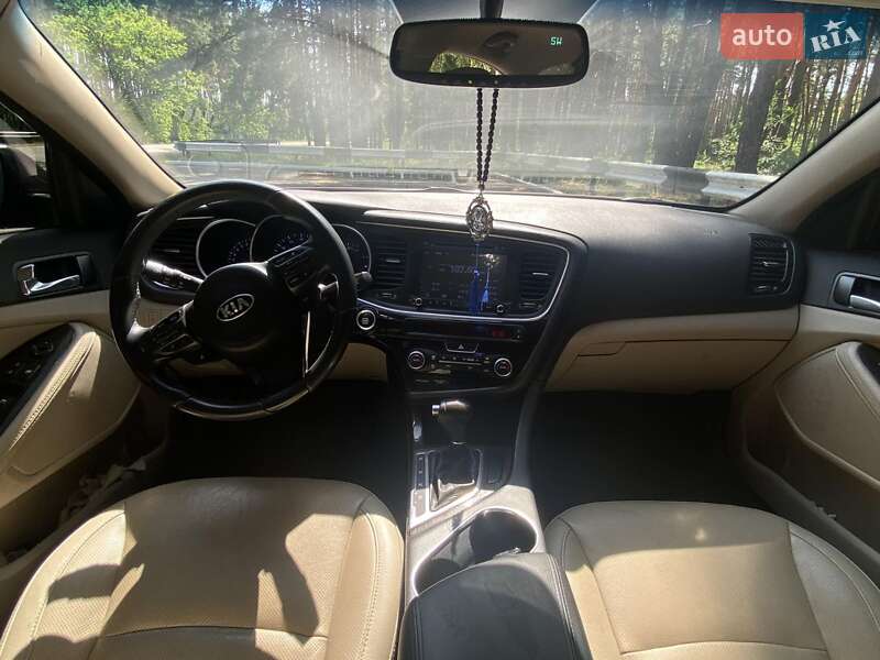 Седан Kia Optima 2014 в Краснограді