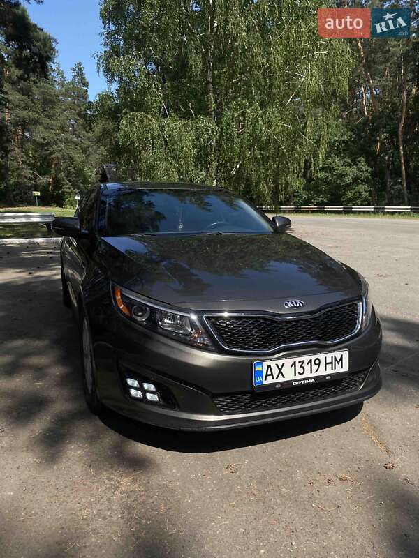 Седан Kia Optima 2014 в Краснограді