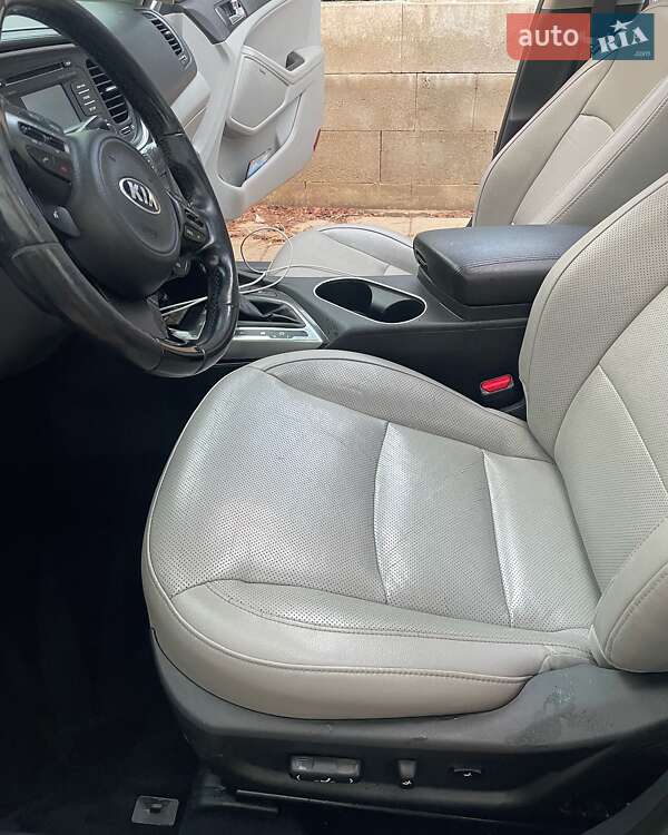 Седан Kia Optima 2013 в Львове