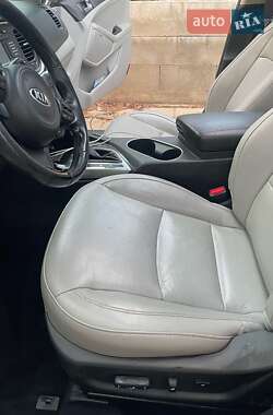 Седан Kia Optima 2013 в 