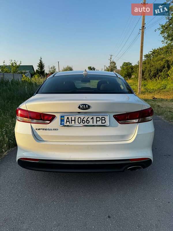 Седан Kia Optima 2016 в Днепре