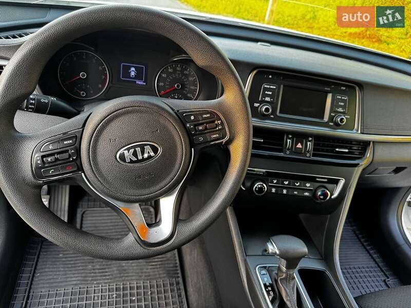 Седан Kia Optima 2016 в Днепре