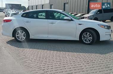 Седан Kia Optima 2017 в 