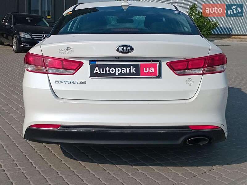 Седан Kia Optima 2017 в Львове
