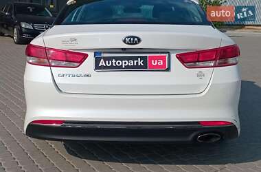 Седан Kia Optima 2017 в 