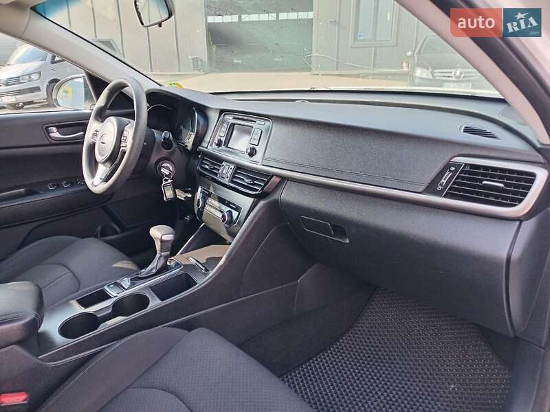 Седан Kia Optima 2017 в Львове