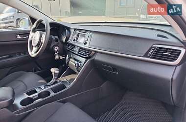 Седан Kia Optima 2017 в 