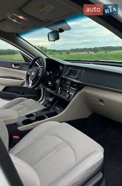 Седан Kia Optima 2016 в 