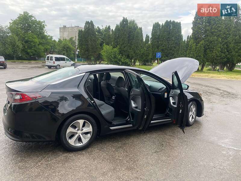 Седан Kia Optima 2014 в Киеве