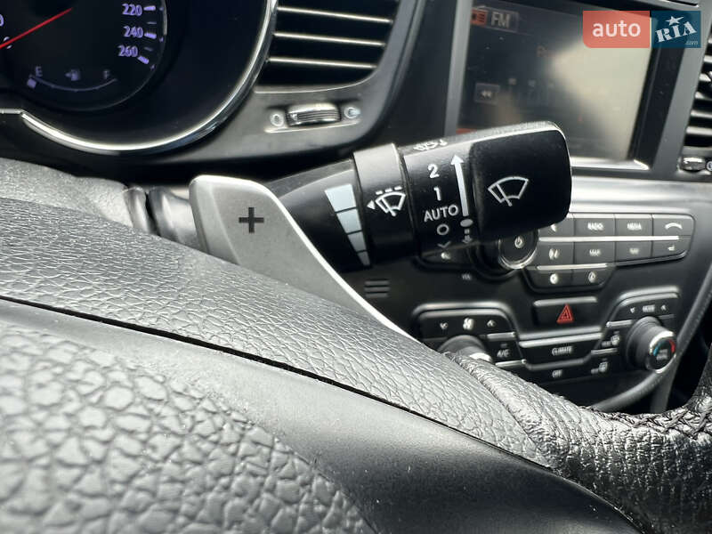 Седан Kia Optima 2012 в Дніпрі
