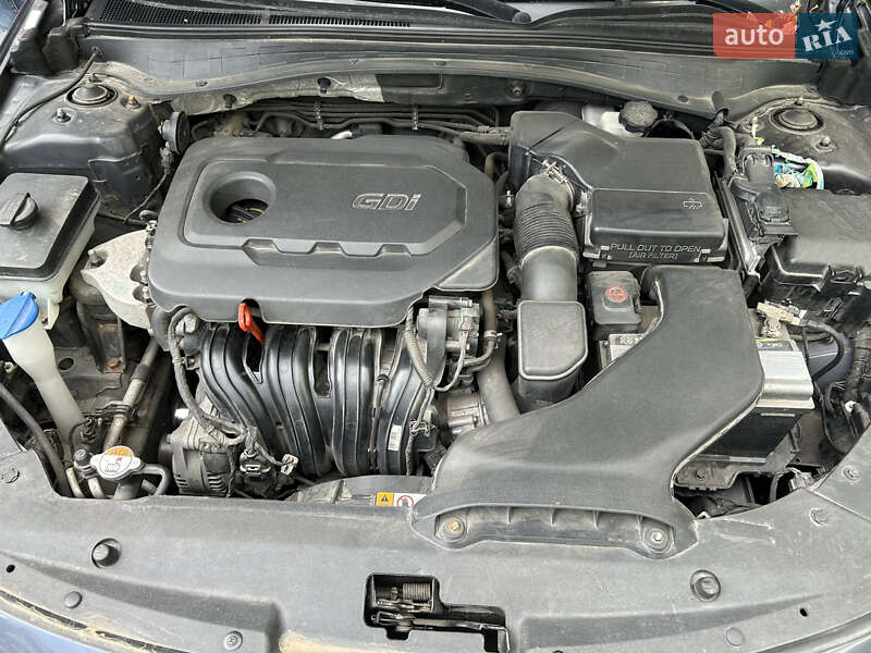 Седан Kia Optima 2017 в Киеве