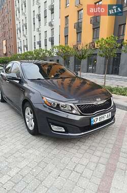 Седан Kia Optima 2015 в 